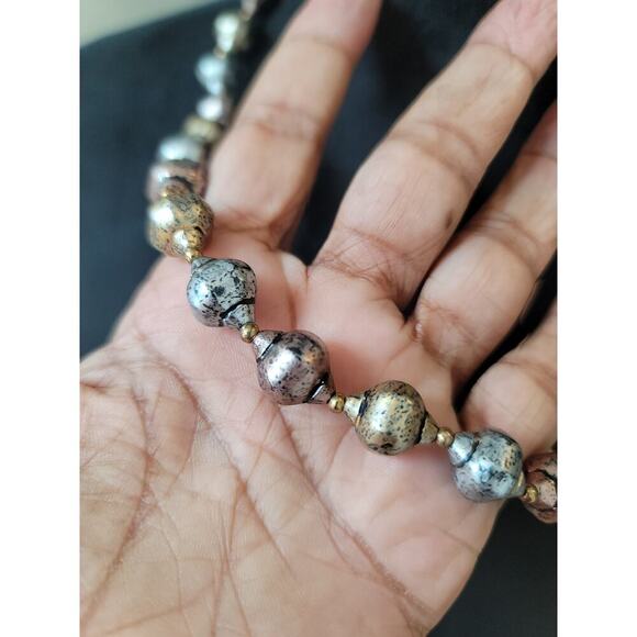 Women's Lightweight Multicolor Oxidized Beaded Necklace Elegant Jewelry - Picture 7 of 7